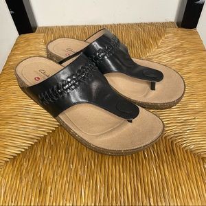 Clarks Un Perri Vibe Thong Leather Sandals, Black Size 8